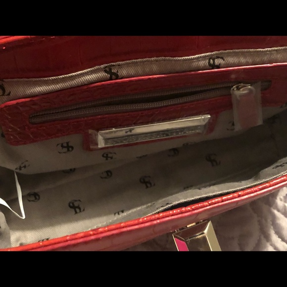 Red Purse- new with tags - Picture 3 of 4